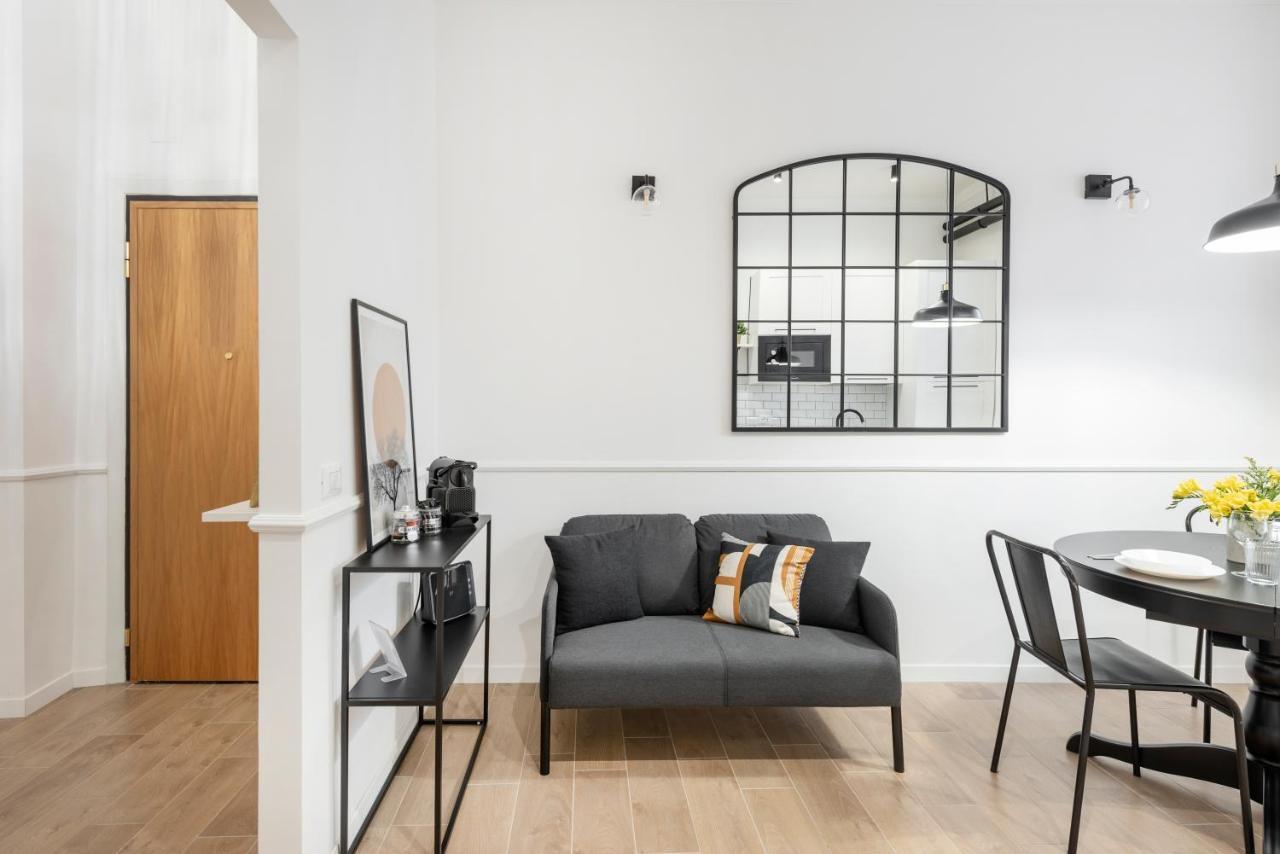 White Flat Ground Floor Apartment Rome Exterior photo
